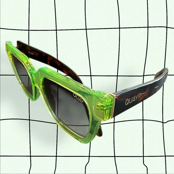 Quay Two-tone Wayfairer-Style Sunnies - Picture 7 of 7